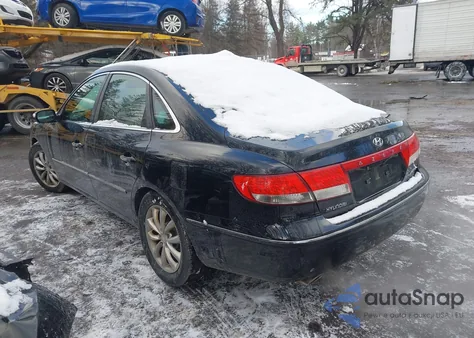 2008 Hyundai Azera Limited z USA, uszkodzony, nr VIN KMHFC46F58A267804